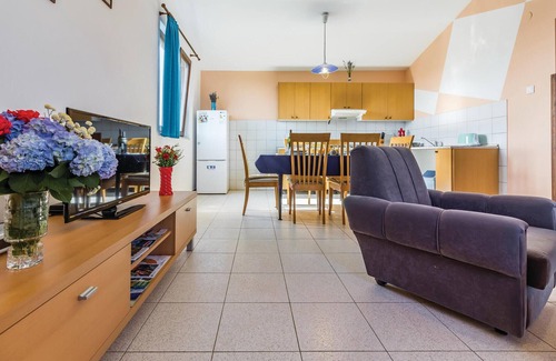 Vinkuran Apartment | Awesome apartment in Vinkuran with WiFi