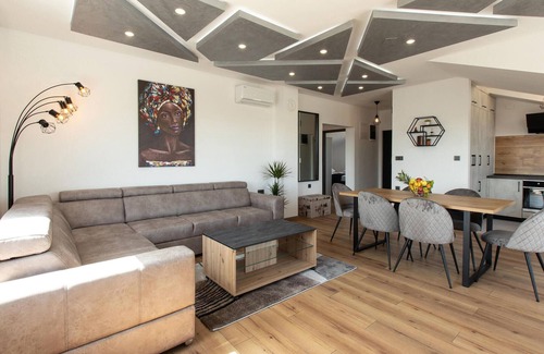 Vrsi Apartment | Awesome apartment in Vrsi with WiFi