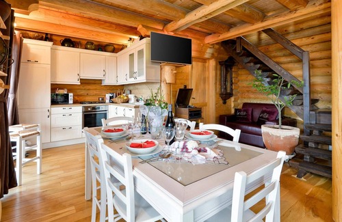 Zagreb Apartment | Awesome Apartment in Zagreb With 2 Bedrooms, Wifi and Outdoor Swimming Pool