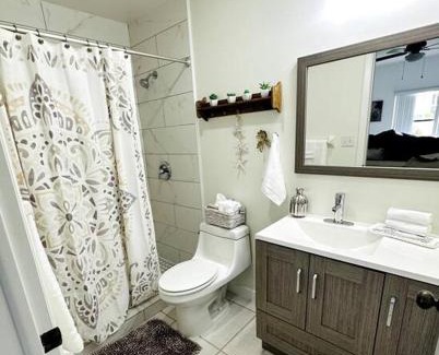 Central Naples Apartment | Awesome Apartment near the Beach