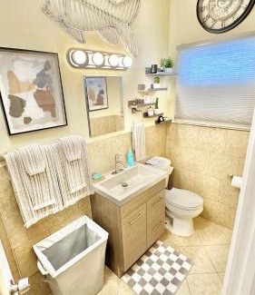 Jackson House | Awesome Apartment With 80 TV Surround Sound
