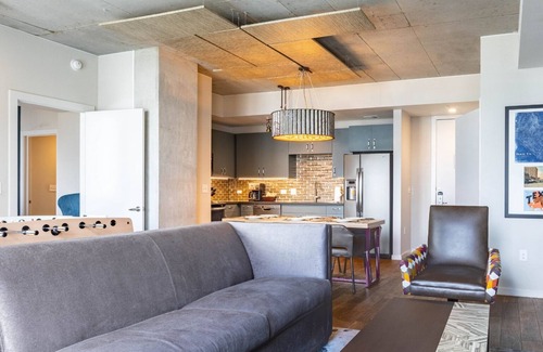 West End Apartment | AWESOME AUSTIN VIEWS 2 bdrm Presidential Penthouse