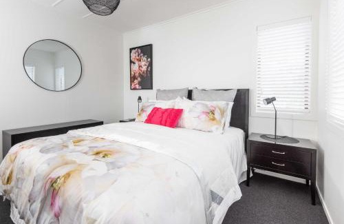 Mount Maunganui Apartment | Awesome Beach House on Oceanview Road
