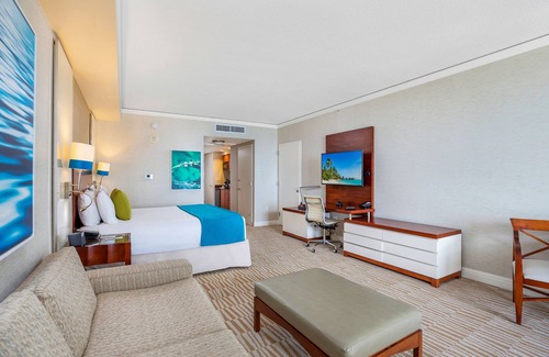 Sunny Isles Beach Resort | Awesome Beach Resort with Ocean view!