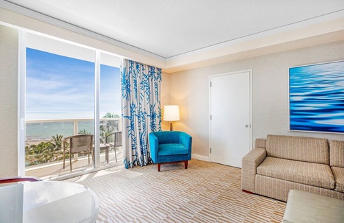 Sunny Isles Beach Resort | Awesome Beach Resort with Ocean view!