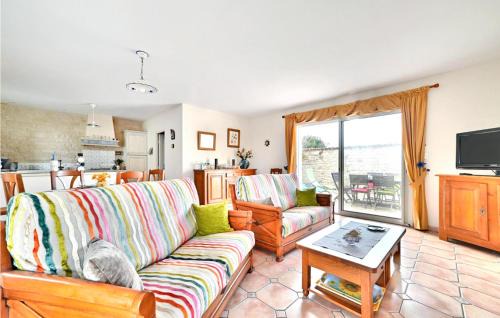 Saint-Pierre-d'Oleron House | Awesome Home In Saint-Pierre-D'oléron