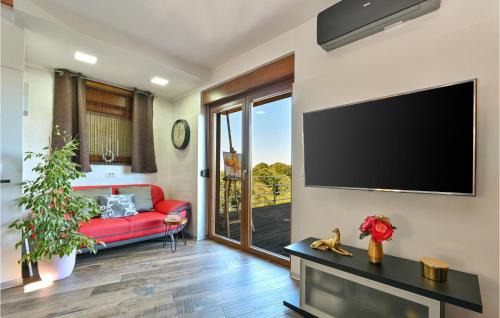Varazdin House | Awesome Home In Radovan With Sauna