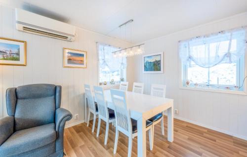 Gulen Municipality House | Awesome Home In Ånneland With Wifi
