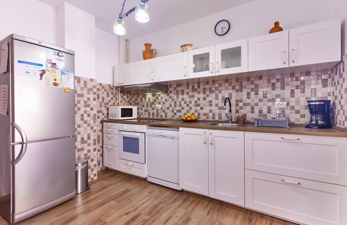 Daruvar House | Awesome home in Daruvar with jacuzzi