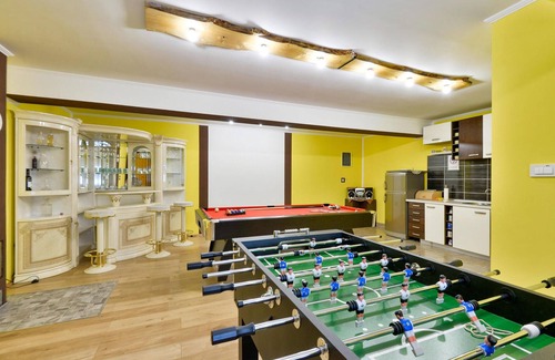 Sveti Ivan Zelina House | Awesome home in Donja Zelina with WiFi