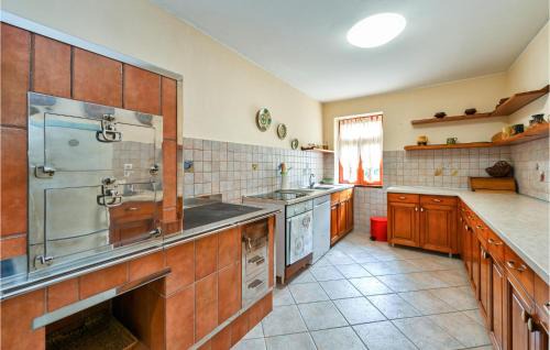 Sveti Kriz Zacretje House | Awesome Home In Donja Pacetina