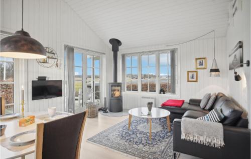 Fredericia House | Awesome Home In Fredericia With Kitchen