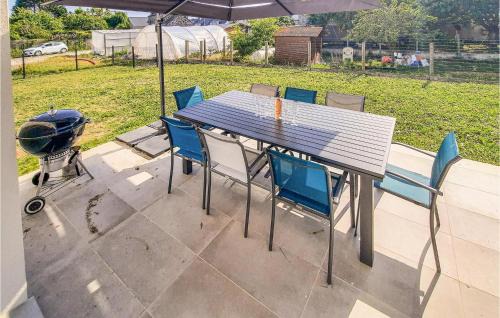 Hirel House | Awesome Home In Hirel With Wifi