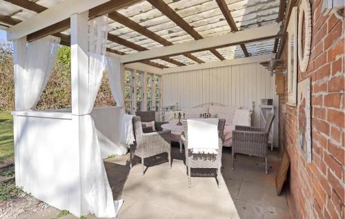 Humble House | Awesome Home In Humble With Wifi