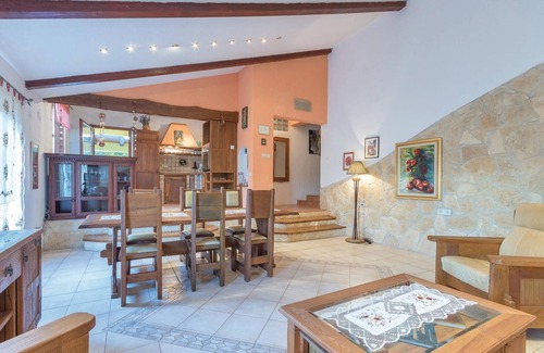 Loborika House | Awesome home in Marcana with kitchen