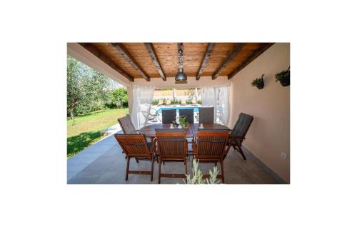 Metkovic House | Awesome Home In Metkovic