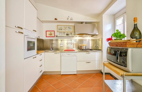 Moneglia House | Awesome home in Moneglia with kitchen