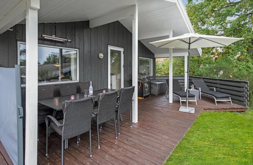 Bedegaard House | Awesome home in Nexø with sauna