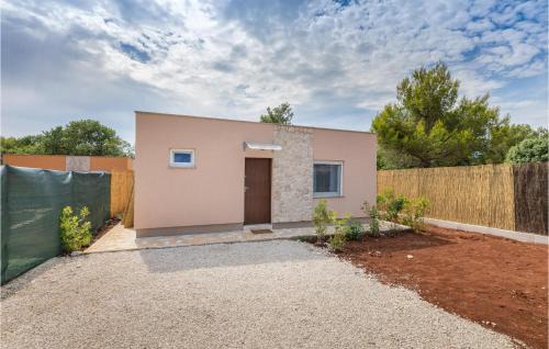 Fazana House | Awesome Home In Peroj