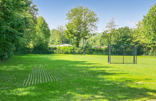 Scherpenisse House | Awesome home in Scherpenisse with WiFi