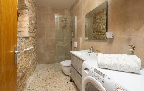 Svetvincenat House | Awesome Home In Svetvincenat With Wifi