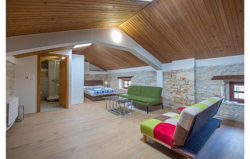 Svetvincenat House | Awesome Home In Svetvincenat With Wifi