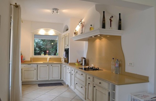 Toulon House | Awesome home in Toulon