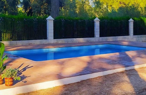 Villalonga House | Awesome home in Vilallonga with kitchen