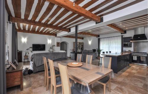 Villecroze House | Awesome Home In Villecroze With Wifi