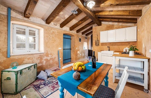 Gracisce House | Awesome Home In Zminj With Wifi, Private Swimming Pool And Outdoor Swimming Pool