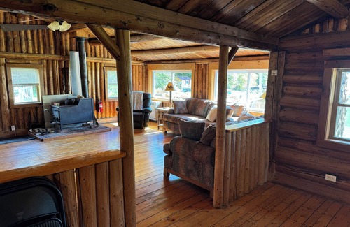 Pittsburg Cabin | Awesome Log Cabin on the 1st Connecticut Lake!