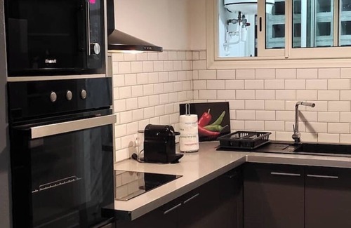 Saint-Denis Apartment | Awesome Seaside Retreat in the Heart of Saint-Denis