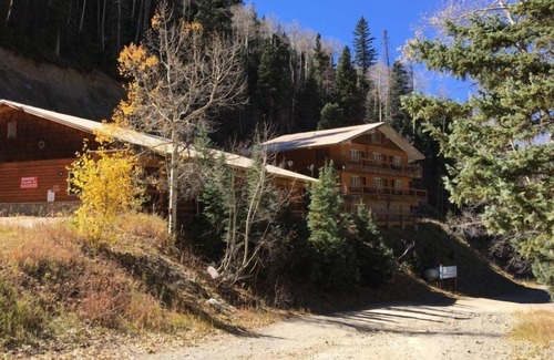 Taos Ski Valley Condo | Awesome Ski Lodge Condo Sleeps 6 in Taos Ski Valley