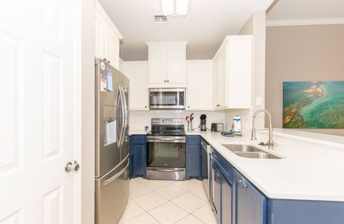 Port Aransas House | Awesome townhome w/pool one block from Beach!