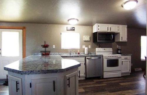 Abrams House | Awesome Waterfront Views, with all the comforts of home.