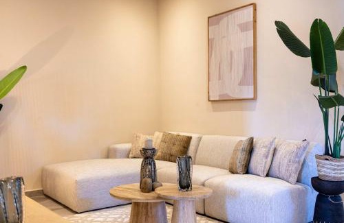 Marie Pampoen Apartment | Ayana Resort at Mambo Beach Area