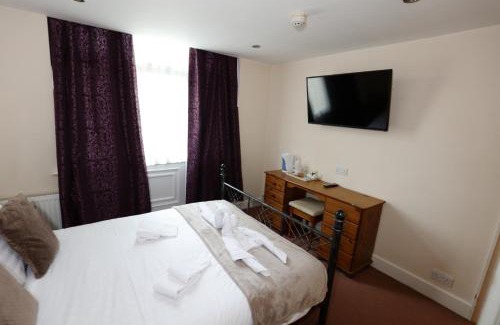 Cambridge House | Aylesbray Lodge