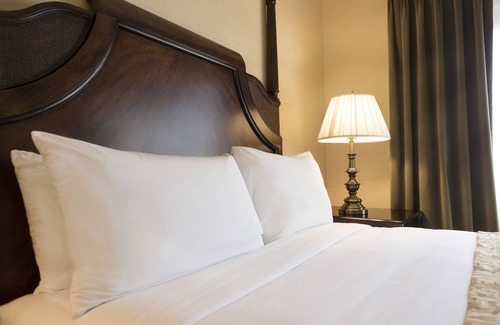 Ontario Hotel | Ayres Suites Ontario at the Mills Mall - Rancho Cucamonga
