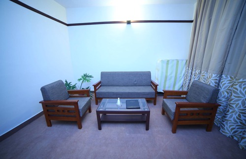 Udumbanchola Hotel | Ayur County