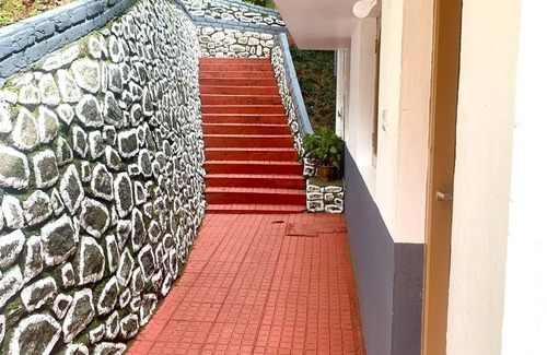 Pallivasal Bed & Breakfast | Ayur Mount Resort & Spa