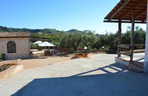 Zaccanopoli House | Azienda Agrituristica Caridà