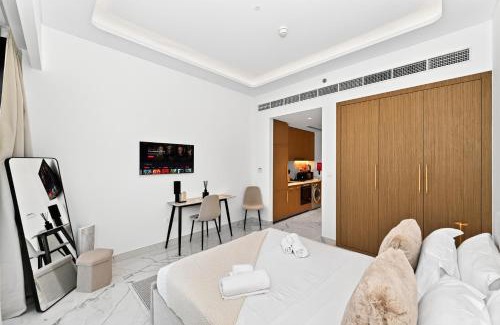 Nad Al Sheba Apartment | Azizi Riviera Gateway - Highest Floor Superior Apartment