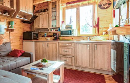 Lovinac Ski Chalet | Azra