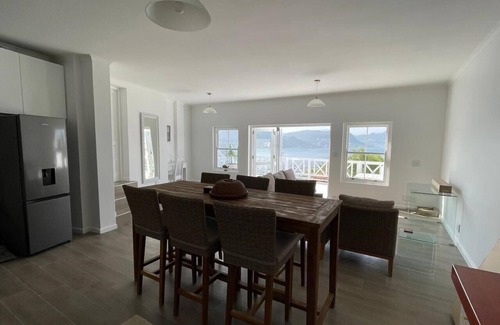 Simon's Town Cottage | Azure Cottage Simonstown Cape Town - Charming 2-bedroom cottage with seaview