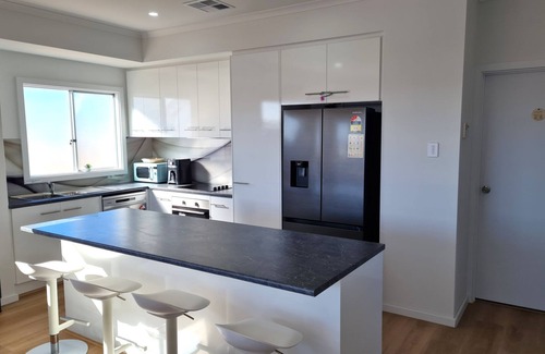 Moonta Bay Hotel | Azure Haven Holiday Home, Moonta Bay