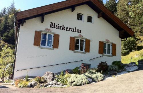 Mittenwald Bed & Breakfast | Bäckeralm© - B&B 16 +
