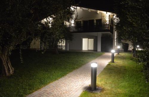 Moniga del Garda Bed & Breakfast | B&B Fior di Magnolia