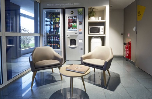 Le Val-Saint-Pere Hotel | B&B HOTEL Avranches Baie du Mont Saint-Michel