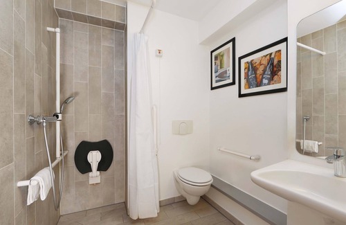 Lowenbruch Hotel | B&B HOTEL Berlin Genshagen-Süd
