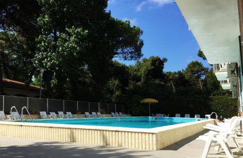 Milano Marittima Hotel | B&B Promenade Hotel Simple con Piscina